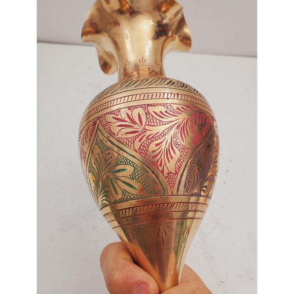 Vintage Etched Flower Pattern Brass Vase - Aged Vintage Patina - Made in India - - Picture 6 of 10